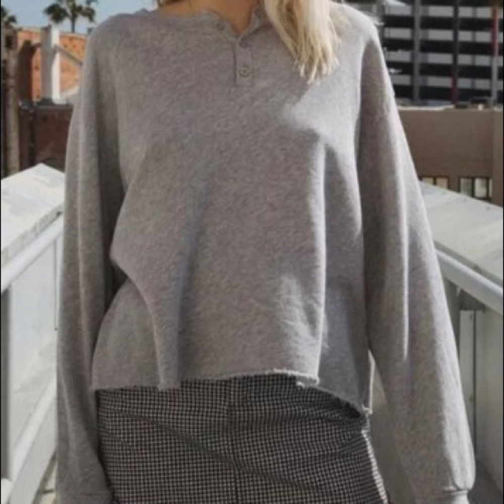 BRANDY MELVILLE sweatshirt
